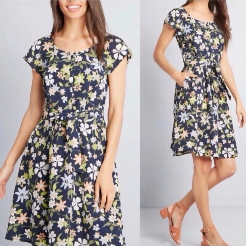 MODCLOTH Befits Your Brilliance Dress Navy Floral Print Medium Retro Size XL - Picture 2 of 9